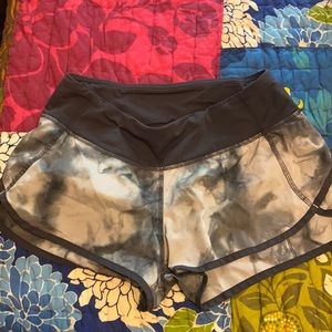 Speed up low rise lululemon shorts size 4